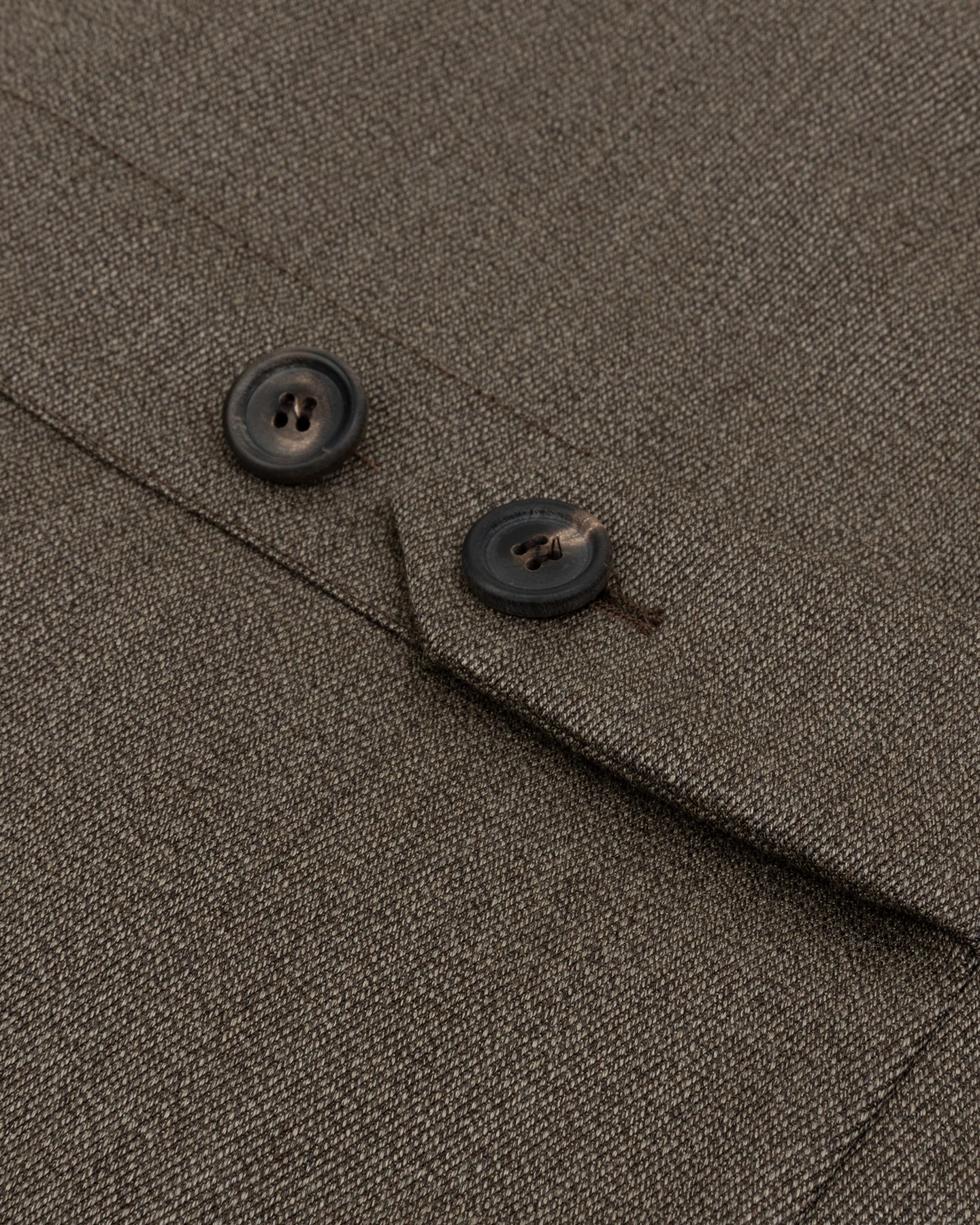 Brown covert cloth jacket with horn buttons