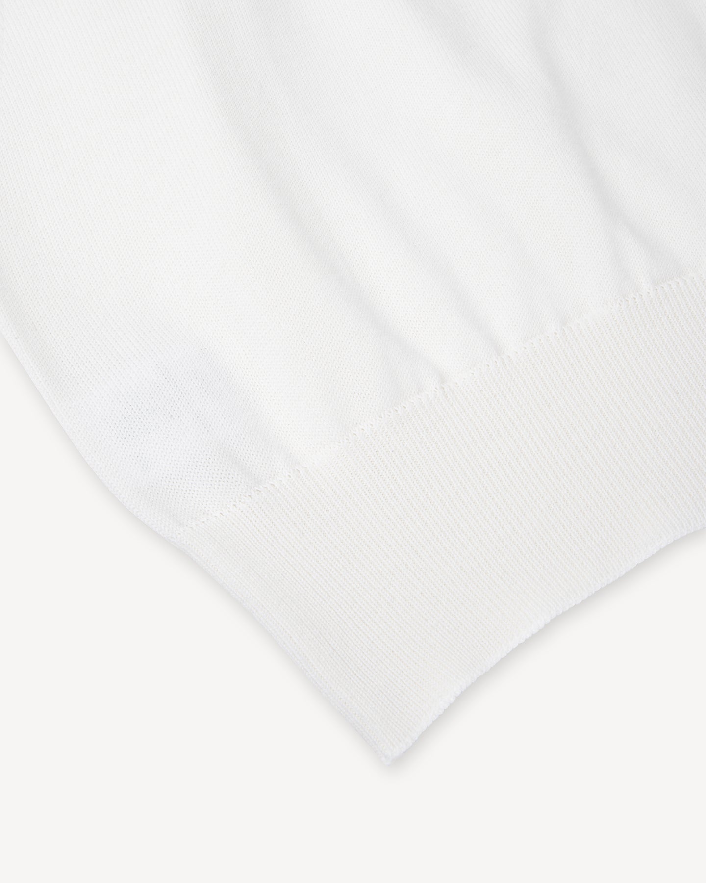 White Skipper polo with ribbed hems