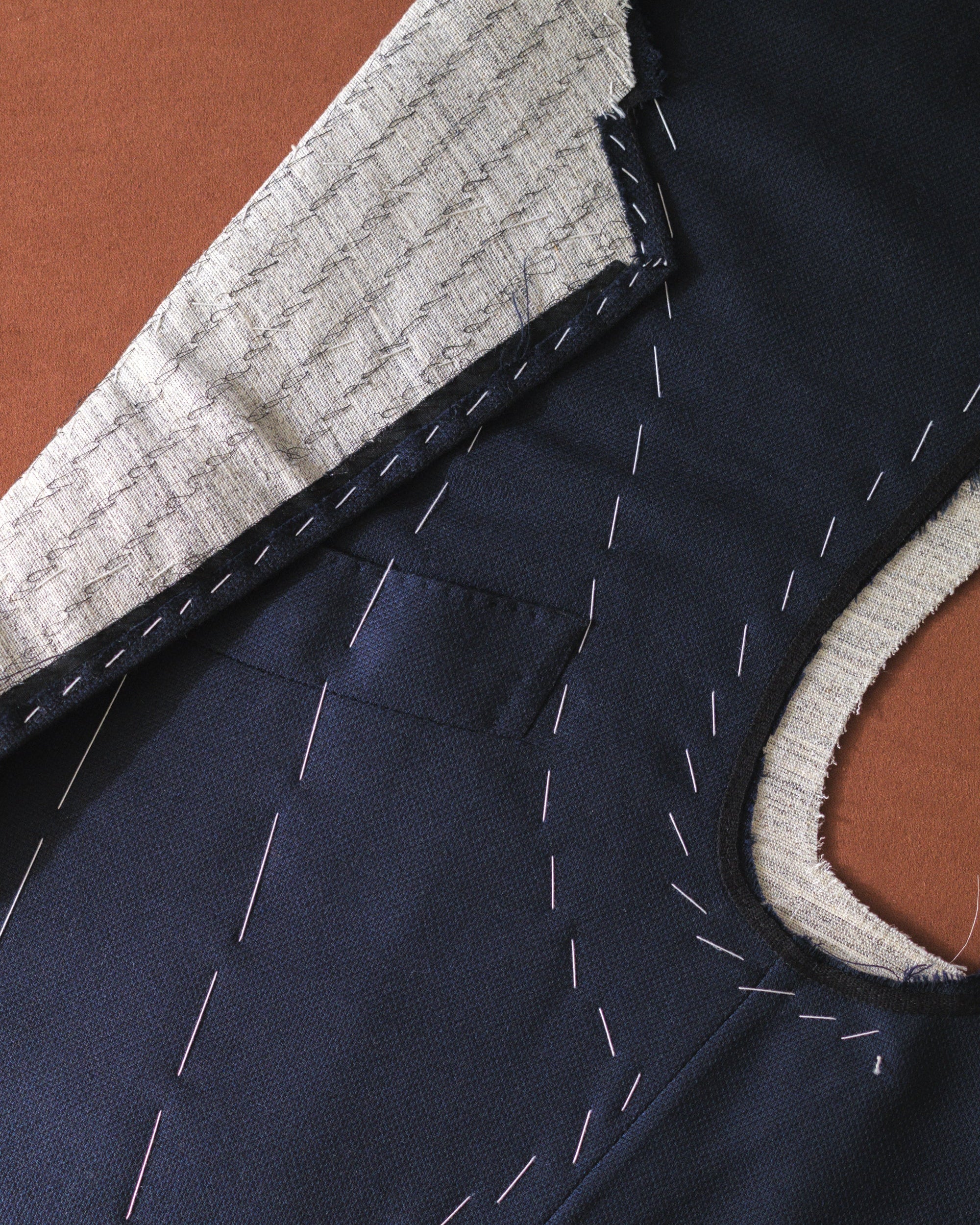 Suit with full canvas construction