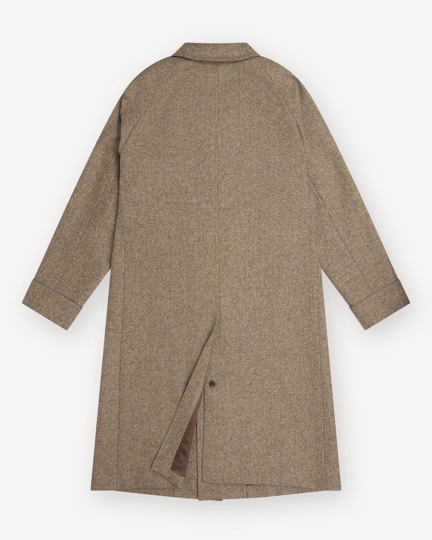 Light brown coat with single vent an closing button