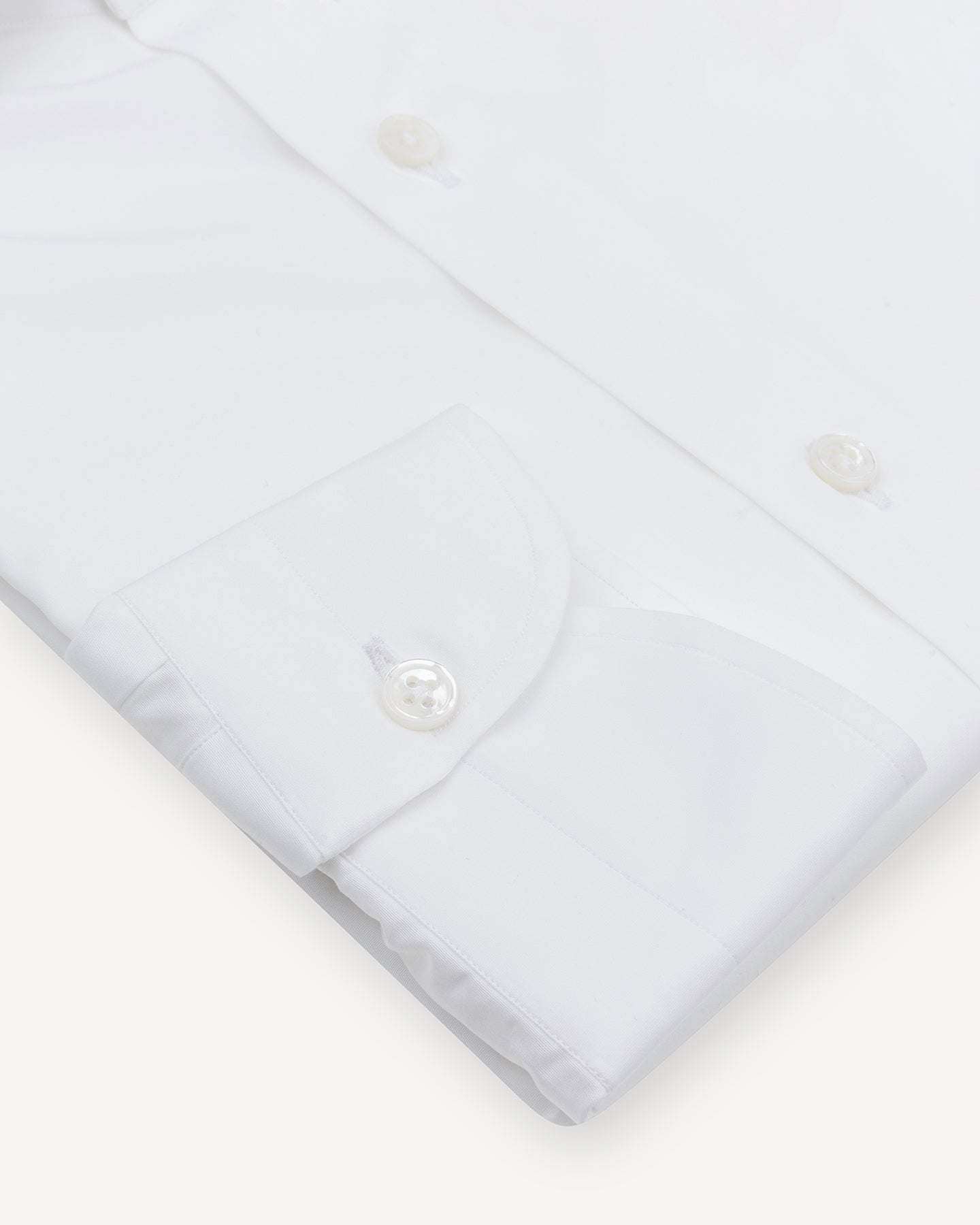 White poplin spread collar shirt with single cuffs