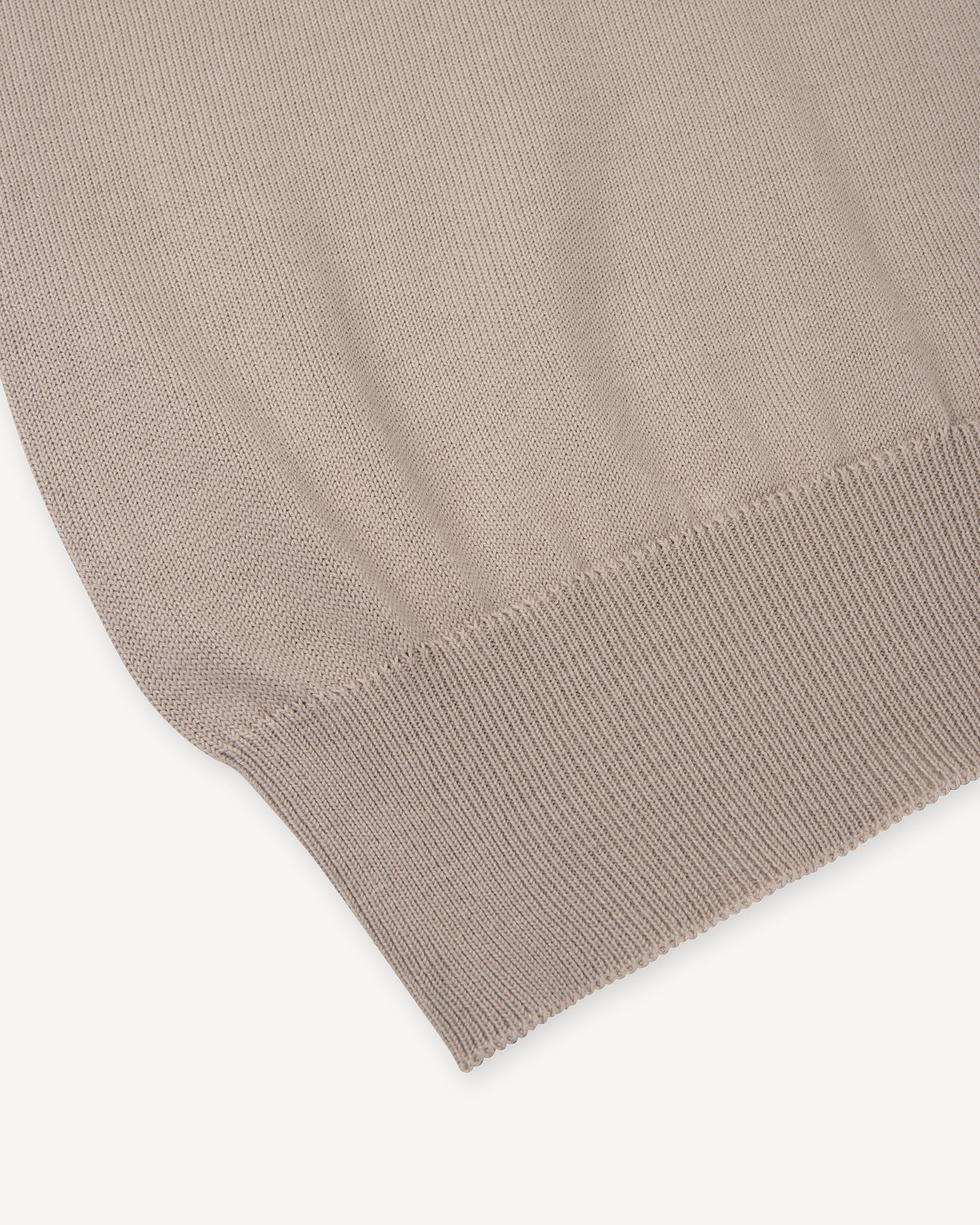 Beige Skipper polo with ribbed hems