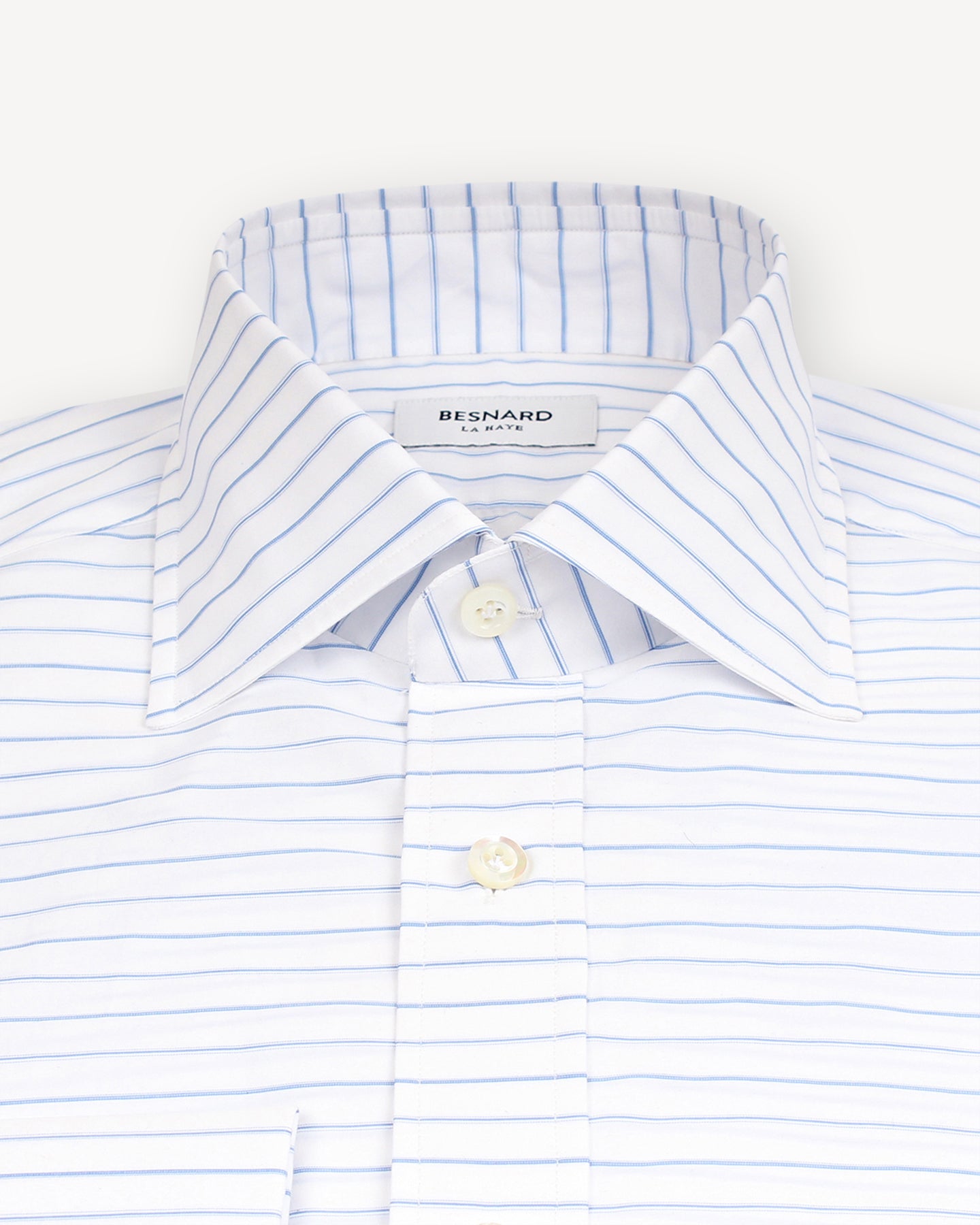 Horizontal stripe poplin shirt with spread collar